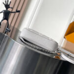 LV Wallet on Chain Ivy - Image 5