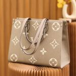 LV ONTHEGO MM - Image 5
