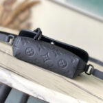 LV Pulse Wearable Wallet G65 - Image 5