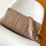 LV Keepall Bandoulière 35 - Image 5