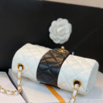 CHANEL MINI FLAP BAG - Image 5