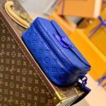 LV S LOCK MESSENGER - Image 5