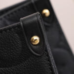 LV ONTHEGO MM - Image 6