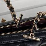 CHANEL Clutch with Chain(HIGH-END GRADE) - Image 6