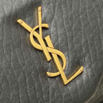 YSL calypso medium in grained lambskin - Image 6