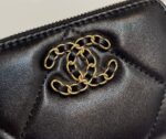 CHANEL Zipper wallet - Image 6
