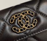 CHANEL 19 card holder with flap - Image 6