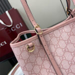 GG Emblem medium tote bag - Image 6