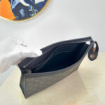 LV Pochette Voyage MM - Image 6