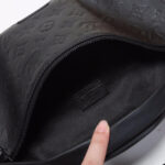 LV Discovery Bumbag - Image 6