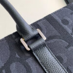 Dior East-West Tote Bag - Image 6