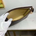 LV Toiletry Pouch 26 - Image 6