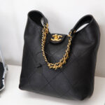 CHANEL Large Hobo Bag(HIGH-END GRADE) - Image 6