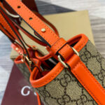 GG Emblem medium tote bag - Image 6