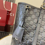 GG Emblem large tote bag - Image 6