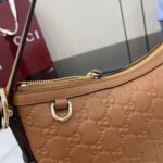 GG Emblem medium shoulder bag - Image 6