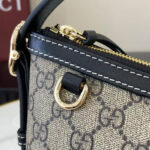 GG Emblem medium shoulder bag - Image 6