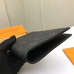 LV PASSPORT COVER - Image 6