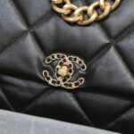 CHANEL 19 MAXI HANDBAG - Image 6