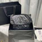 SAINT LAURENT NIKI MEDIUM IN CRINKLED VINTAGE LEATHER - Image 6