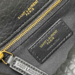 YSL calypso medium in grained lambskin - Image 7