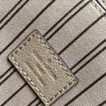 LV Pochette Métis - Image 7