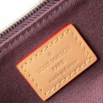 LV Pochette Liv - Image 7