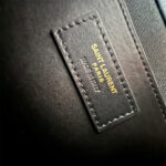 YSL envelope medium in grained leather - Image 7