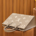 LV ONTHEGO MM - Image 7