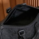 LV Keepall Bandoulière 35 - Image 8