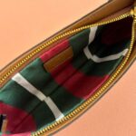 GG Emblem small shoulder bag - Image 8