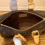 LV Keepall Bandoulière 25 - Image 8