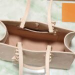 LV Onthego MM - Image 8