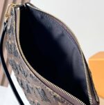 LV Pochette Accessoires - Image 8