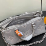 LV OnTheGo East West Chain(HIGH-END GRADE) - Image 8