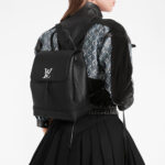 LV LOCKME BACKPACK - Image 8