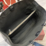 GG Emblem large tote bag - Image 8