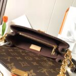 LV Pochette Métis East West - Image 8