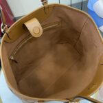 GG Emblem large tote bag - Image 8