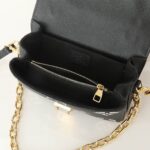 LV Pochette Métis East West - Image 8