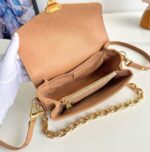 LV Pochette Métis East West - Image 8