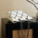 Chanel SMALL TOTE(HIGH-END GRADE) - Image 8