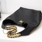 CHANEL Large Hobo Bag(HIGH-END GRADE) - Image 8