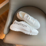 LV SQUAD SNEAKER - Image 8