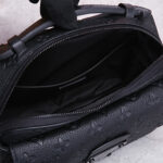 LV S LOCK MESSENGER - Image 8