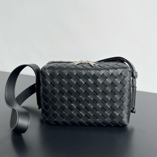 Bottega Veneta Concert Pouch 794258 black