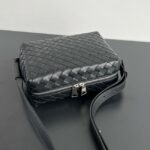 Bottega Veneta Concert Pouch 794258 black - Image 6