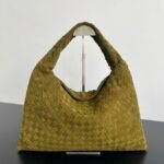 Bottega Veneta Hop calf leather Suede 796262 green