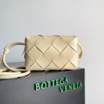 Bottega Veneta Intrecciato Concert Pouch D794258 Cream