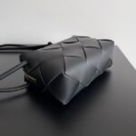 Bottega Veneta Intrecciato Concert Pouch D794258 black - Image 3